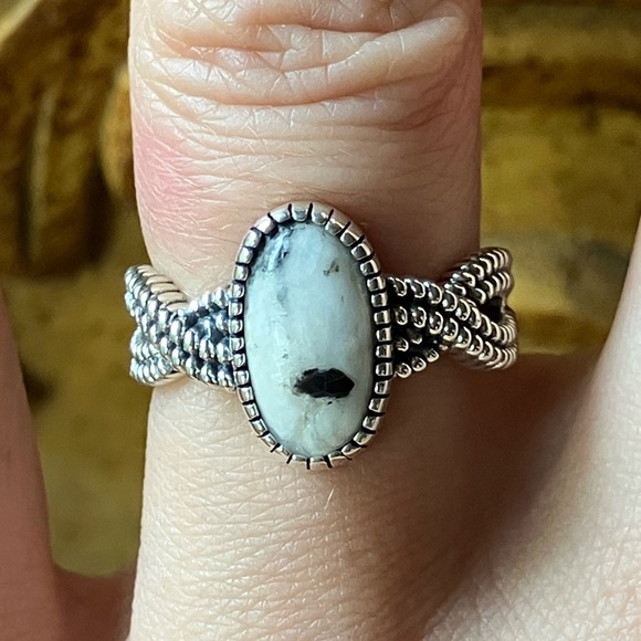 Natural White Buffalo Sterling Silver Infinity Ring - Picture 1 of 10